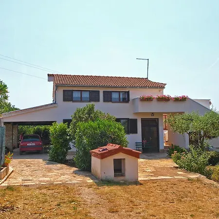 Apartment Vrcevan 895 Medulin