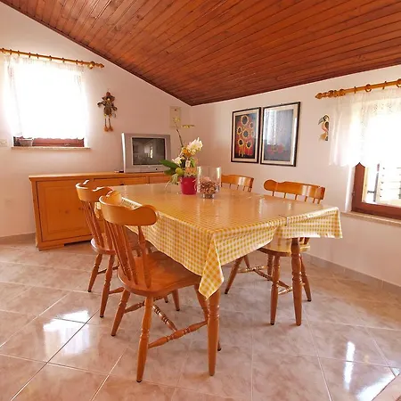 Apartment Vrcevan 895 Medulin